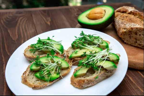 Fresh Microgreens Mix – The Top 4 Powerhouse Varieties Essential Microgreens